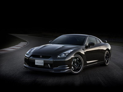 O Bolt τρέχει με το Nissan GT-R!